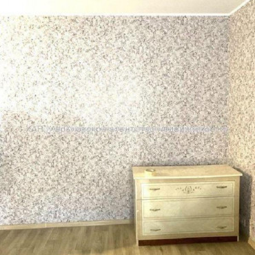 Продам квартиру, Гвардейцев Широнинцев ул. , 1 кім., 33 м², капитальный ремонт 