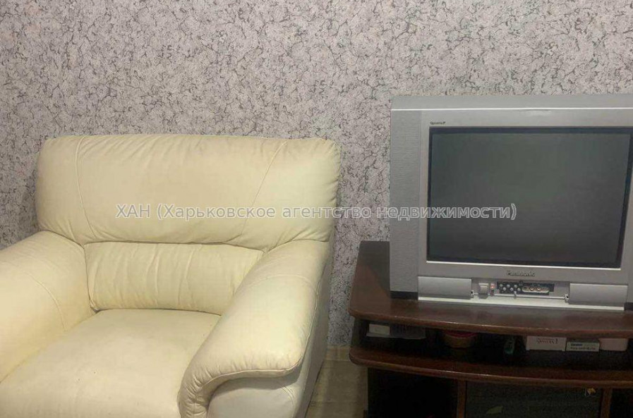 Продам квартиру, Гвардейцев Широнинцев ул. , 1  ком., 33 м², капитальный ремонт 