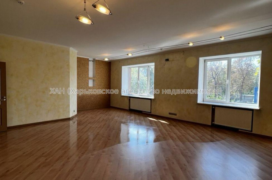 Продам квартиру, Данилевского ул. , 5 кім., 217 м², капитальный ремонт 