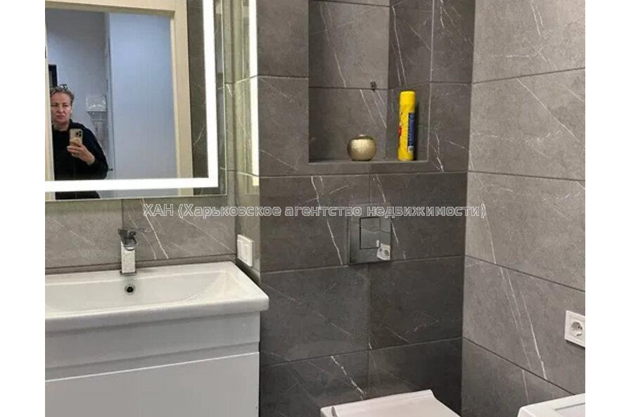 Продам квартиру, Мира ул. , 2 кім., 58 м², авторский дизайн 