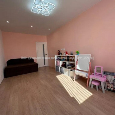 Продам квартиру, Мира ул. , 2 кім., 58 м², авторский дизайн 