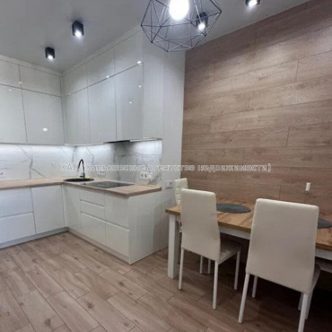 Продам квартиру, Мира ул. , 2 кім., 58 м², авторский дизайн 