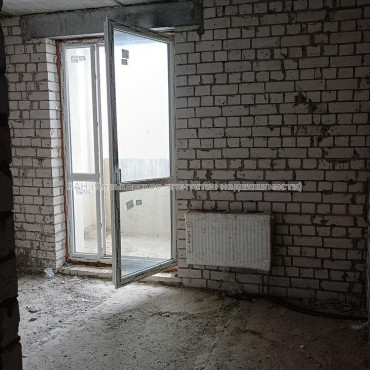 Продам квартиру, Победы просп. , 2 кім., 70 м², без внутренних работ 