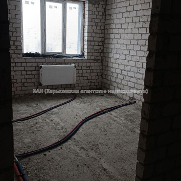 Продам квартиру, Победы просп. , 2 кім., 70 м², без внутренних работ 