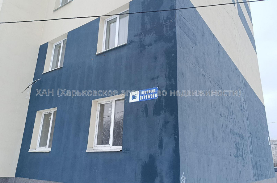 Продам квартиру, Победы просп. , 2 кім., 70 м², без внутренних работ 