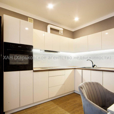 Продам квартиру, Победы просп. , 1  ком., 47.30 м², евроремонт 