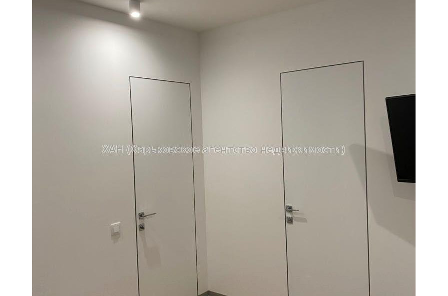 Продам квартиру, Домостроительная ул. , 3 кім., 81 м², авторский дизайн 