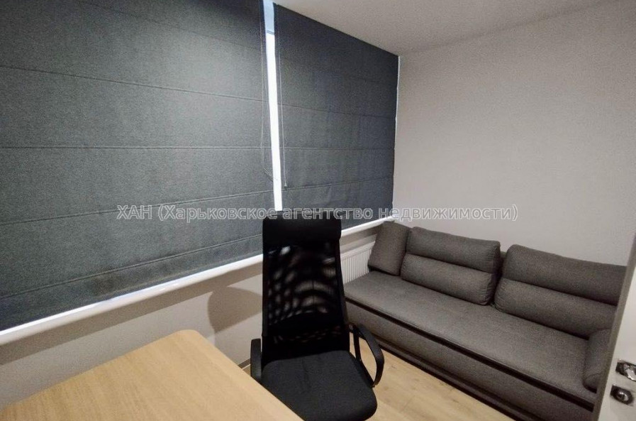 Продам квартиру, Домостроительная ул. , 3 кім., 81 м², авторский дизайн 