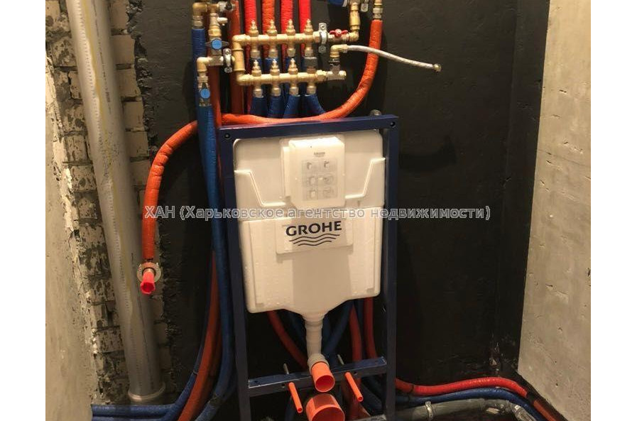 Продам квартиру, Домостроительная ул. , 3 кім., 81 м², авторский дизайн 