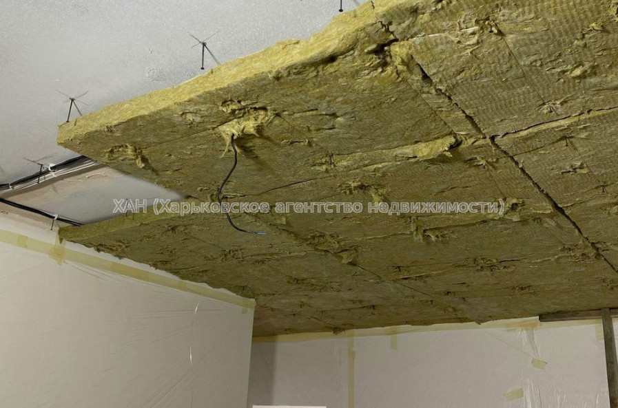 Продам квартиру, Домостроительная ул. , 3 кім., 81 м², авторский дизайн 