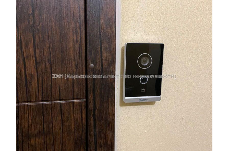 Продам квартиру, Домостроительная ул. , 3 кім., 81 м², авторский дизайн 