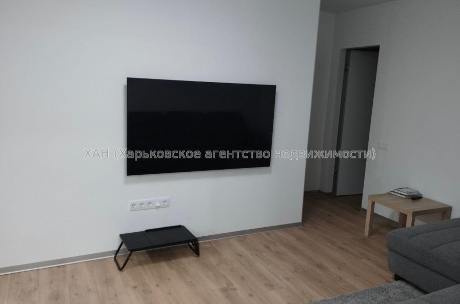 Продам квартиру, Домостроительная ул. , 3 кім., 81 м², авторский дизайн 