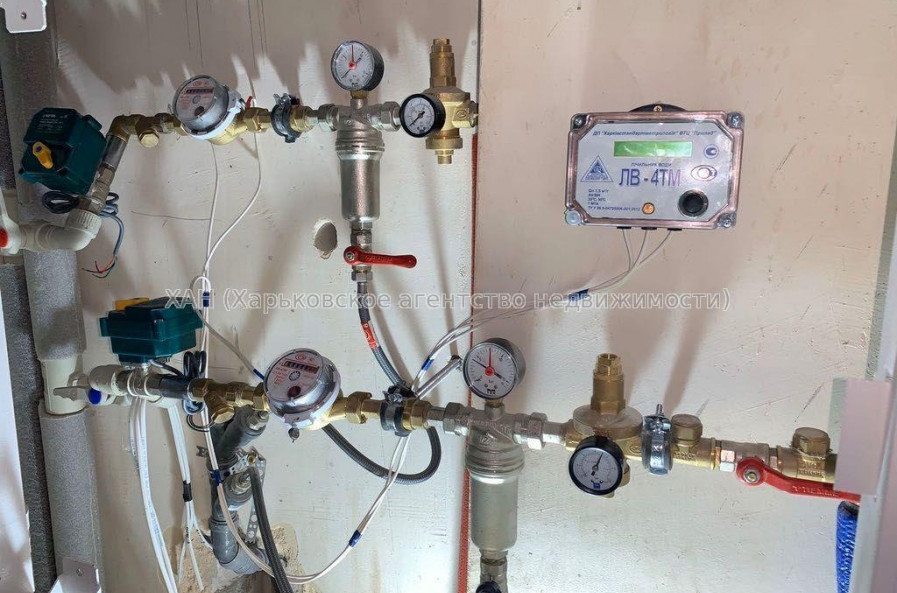 Продам квартиру, Домостроительная ул. , 3 кім., 81 м², авторский дизайн 