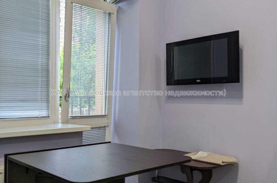 Продам квартиру, Белобровский пер. , 1  ком., 13 м², капитальный ремонт 