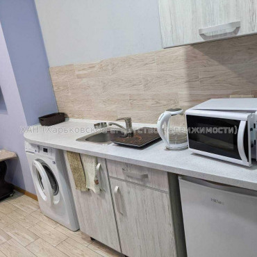 Продам квартиру, Белобровский пер. , 1  ком., 13 м², капитальный ремонт 