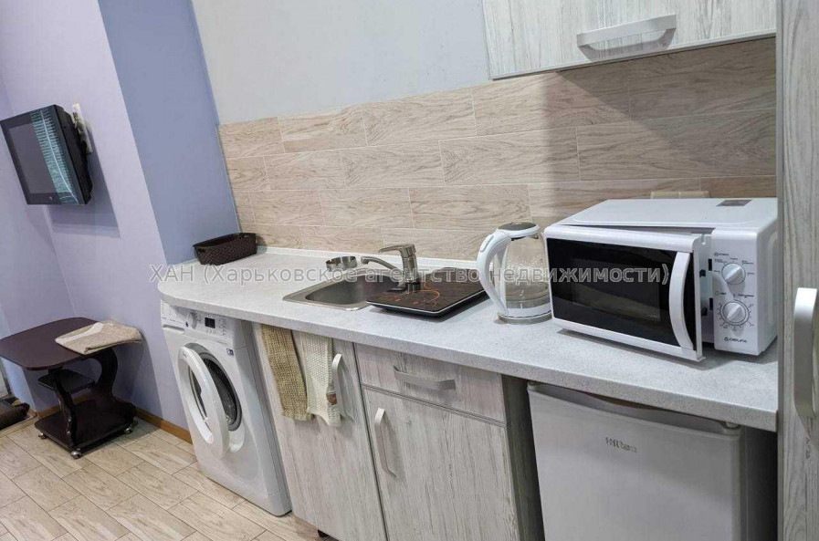 Продам квартиру, Белобровский пер. , 1  ком., 13 м², капитальный ремонт 