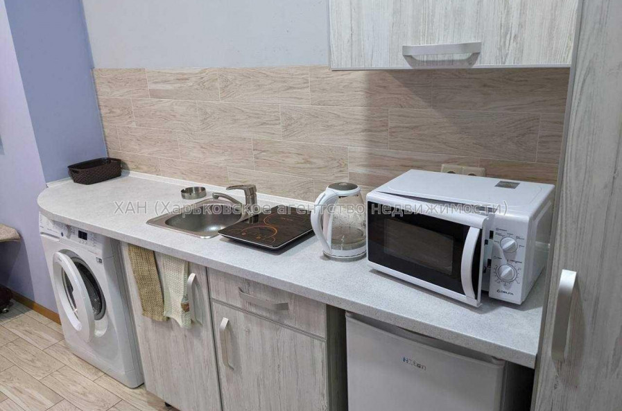 Продам квартиру, Белобровский пер. , 1  ком., 13 м², капитальный ремонт 