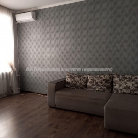 Продам квартиру, Героев Харькова просп. , 1  ком., 43 м², косметический ремонт
