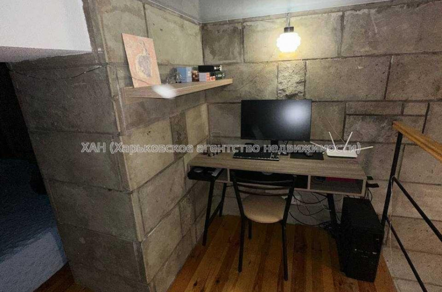 Продам квартиру, Лозовская ул. , 1 кім., 23 м², капитальный ремонт 