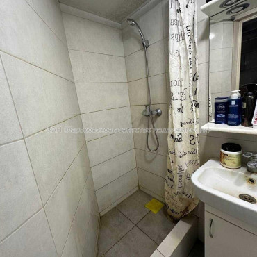 Продам квартиру, Лозовская ул. , 1 кім., 23 м², капитальный ремонт 