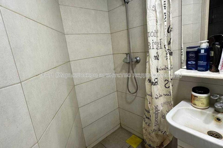 Продам квартиру, Лозовская ул. , 1 кім., 23 м², капитальный ремонт 