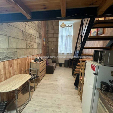 Продам квартиру, Лозовская ул. , 1 кім., 23 м², капитальный ремонт 