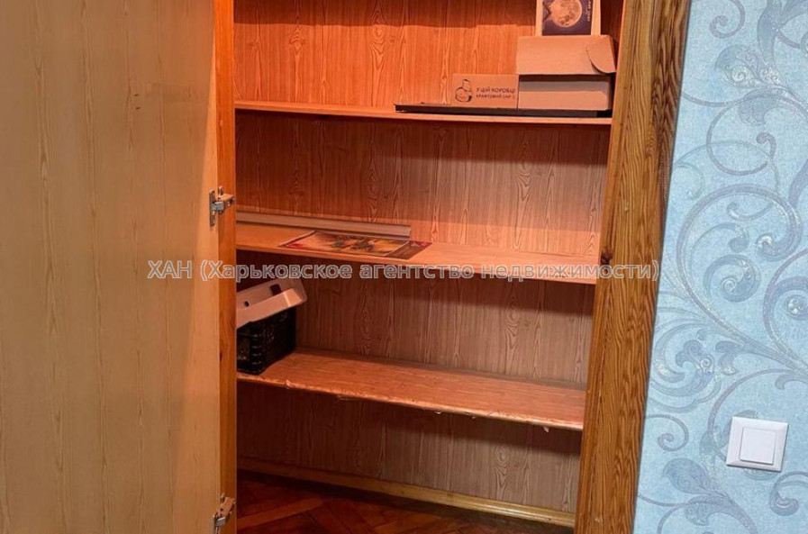 Продам квартиру, Алчевских ул. , 2  ком., 55.60 м², косметический ремонт 