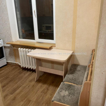 Продам квартиру, Алчевских ул. , 2  ком., 55.60 м², косметический ремонт 