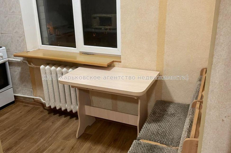 Продам квартиру, Алчевских ул. , 2  ком., 55.60 м², косметический ремонт 