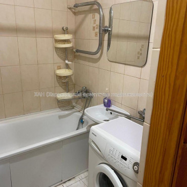 Продам квартиру, Алчевских ул. , 2  ком., 55.60 м², косметический ремонт 