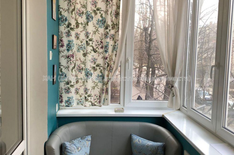 Продам квартиру, Библика ул. , 3 кім., 77 м², евроремонт 