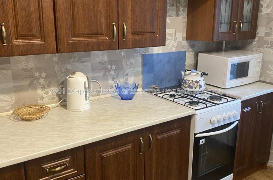 Продам квартиру, Курчатова просп. , 1 кім., 37 м², косметический ремонт 