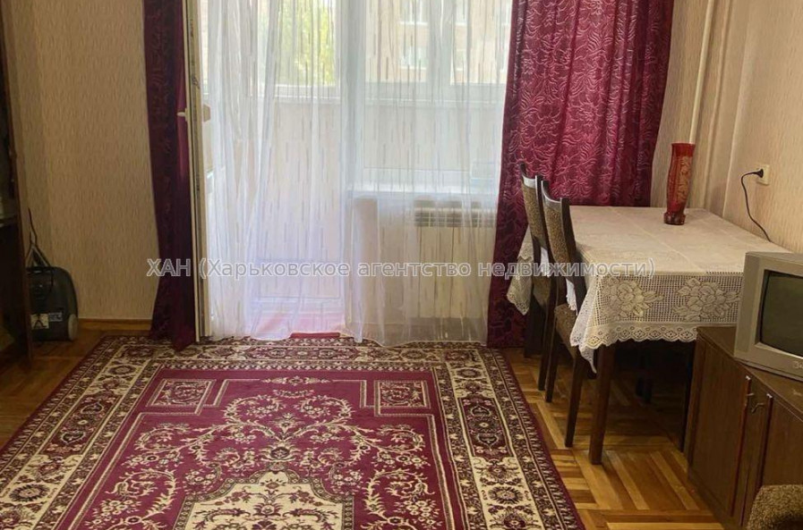 Продам квартиру, Курчатова просп. , 1 кім., 37 м², косметический ремонт 
