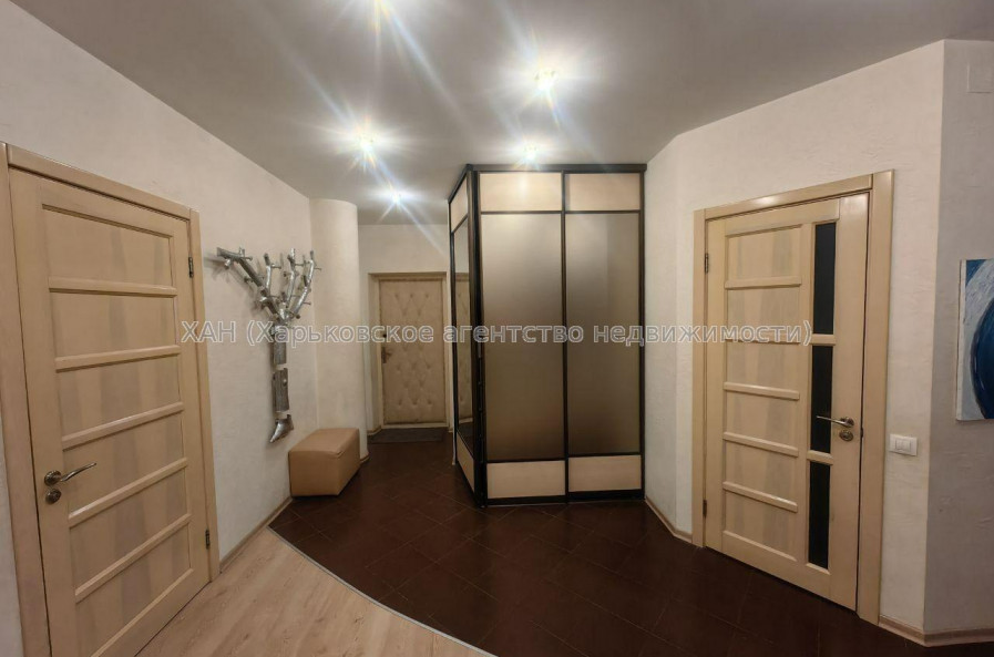 Продам квартиру, Аэрокосмический пр. , 3  ком., 115 м², авторский дизайн 