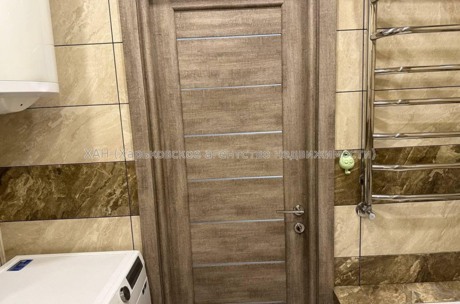 Продам квартиру, Ньютона ул. , 2 кім., 59 м², авторский дизайн 