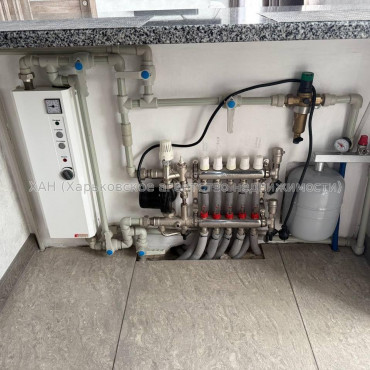 Продам квартиру, Ньютона ул. , 2 кім., 59 м², авторский дизайн 