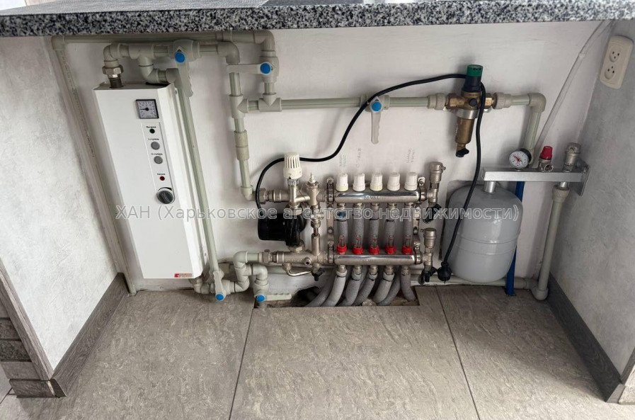 Продам квартиру, Ньютона ул. , 2 кім., 59 м², авторский дизайн 