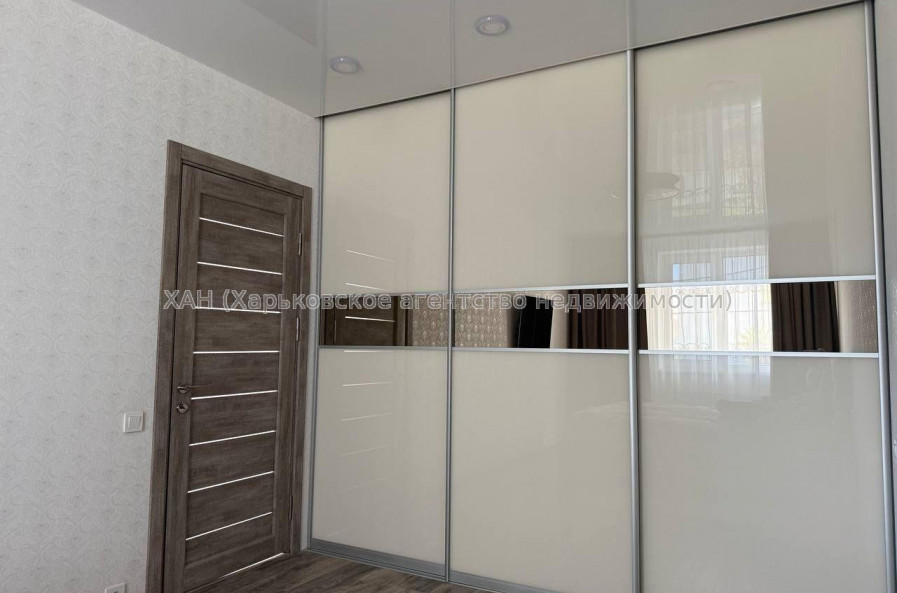 Продам квартиру, Ньютона ул. , 2 кім., 59 м², авторский дизайн 