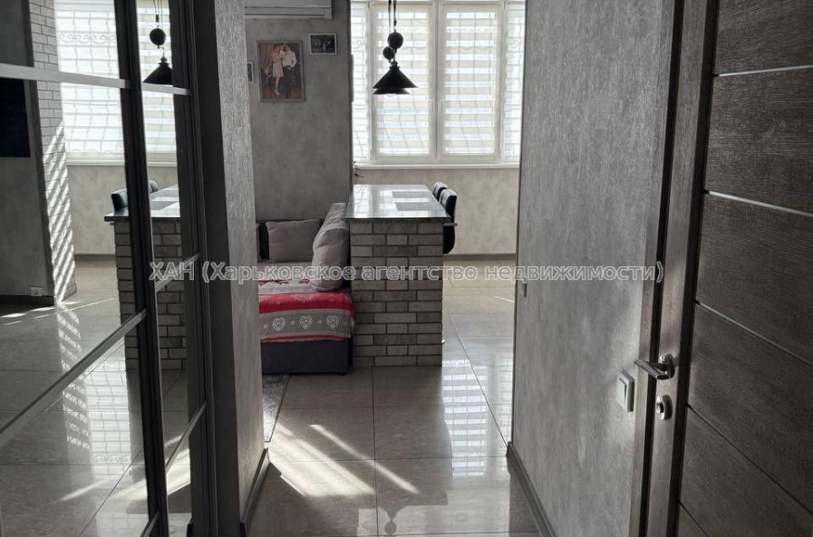 Продам квартиру, Ньютона ул. , 2 кім., 59 м², авторский дизайн 