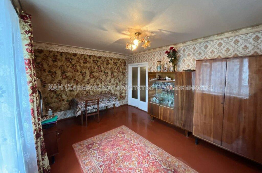 Продам квартиру, Павла Тычины ул. , 3 кім., 65.80 м², советский ремонт 