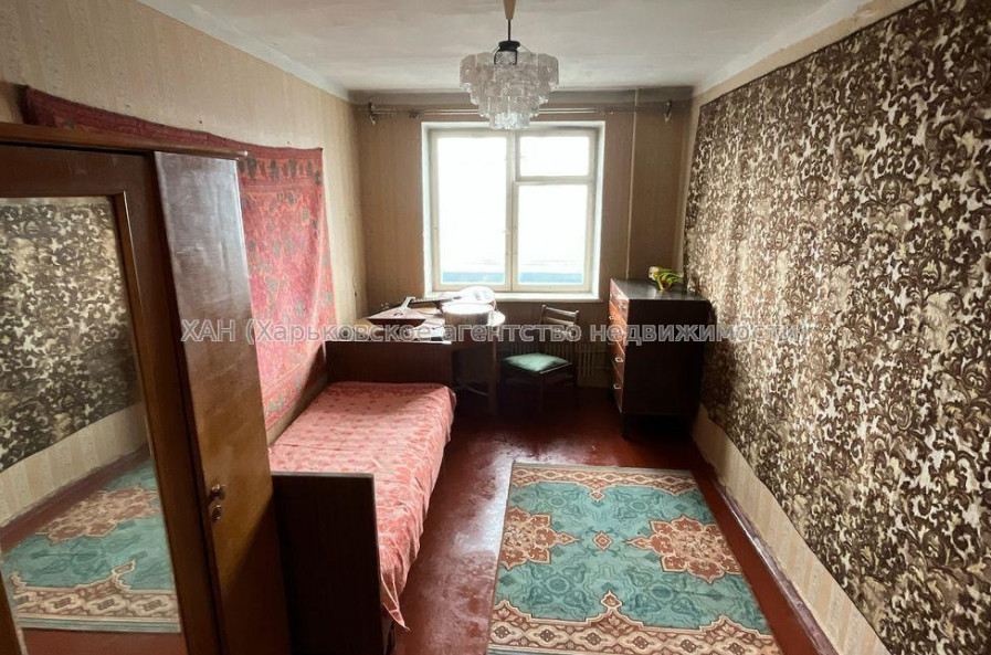 Продам квартиру, Павла Тычины ул. , 3  ком., 65.80 м², советский ремонт 