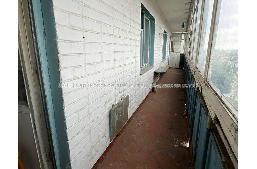 Продам квартиру, Павла Тычины ул. , 3 кім., 65.80 м², советский ремонт 