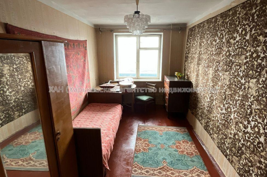 Продам квартиру, Павла Тычины ул. , 23 , 3  ком., 65.80 м², советский ремонт 