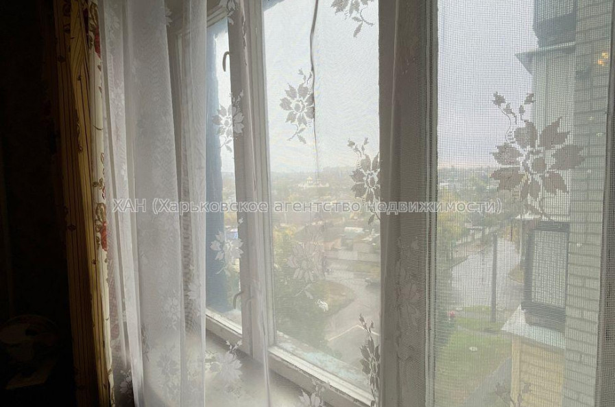 Продам квартиру, Павла Тычины ул. , 23 , 3  ком., 65.80 м², советский ремонт 