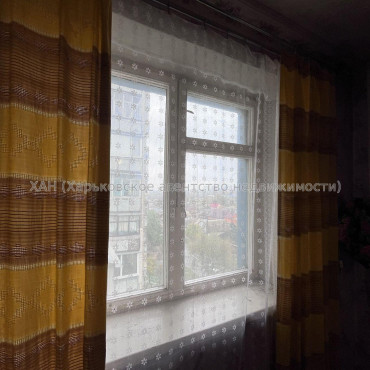 Продам квартиру, Павла Тычины ул. , 23 , 3  ком., 65.80 м², советский ремонт 