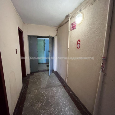 Продам квартиру, Павла Тычины ул. , 3  ком., 65.80 м², советский ремонт 