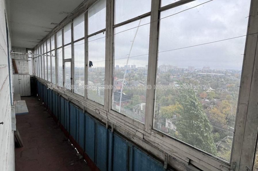 Продам квартиру, Павла Тычины ул. , 23 , 3 кім., 65.80 м², советский ремонт 