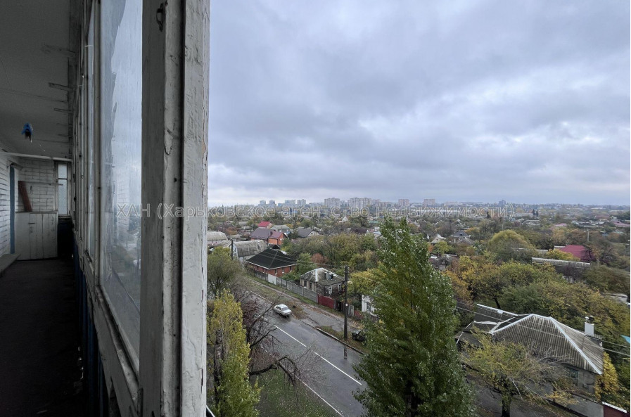 Продам квартиру, Павла Тычины ул. , 3  ком., 65.80 м², советский ремонт 