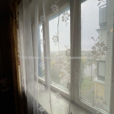 Продам квартиру, Павла Тычины ул. , 23 , 3 кім., 65.80 м², советский ремонт 