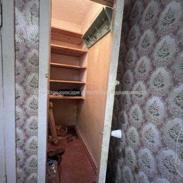 Продам квартиру, Павла Тычины ул. , 23 , 3  ком., 65.80 м², советский ремонт 